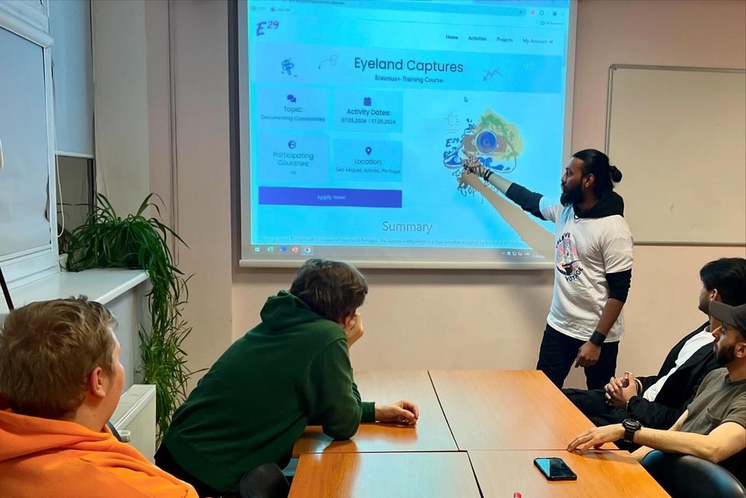 Creative Voyage DEOR LV Mohamed Shafraz