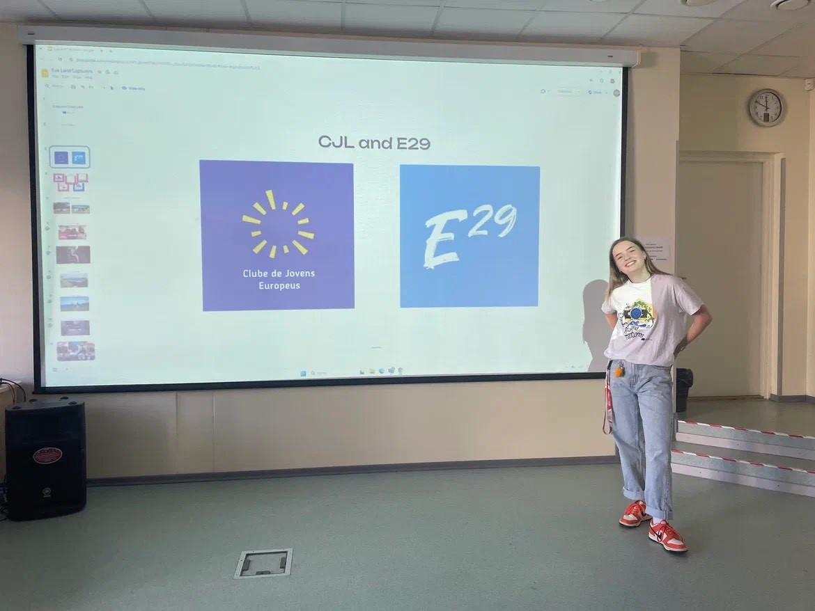 Eye Land Captures DEOR EE Beatrice Frank