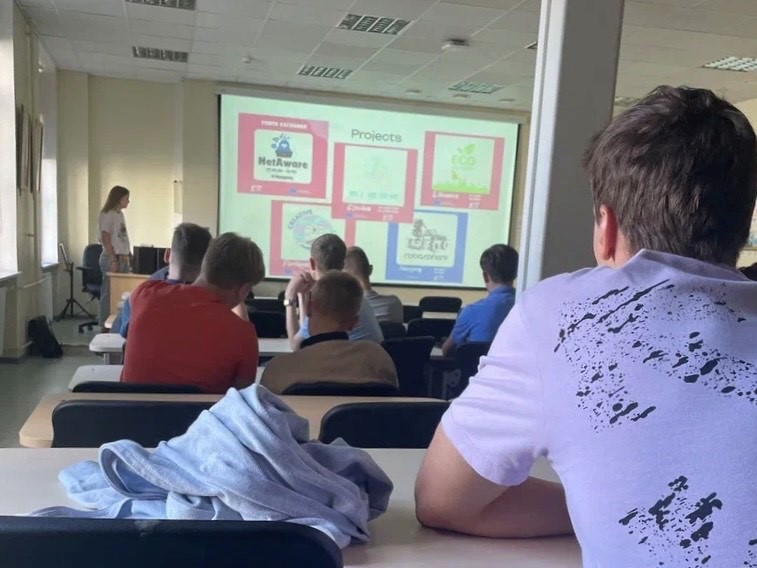 Eye Land Captures DEOR EE Beatrice Frank