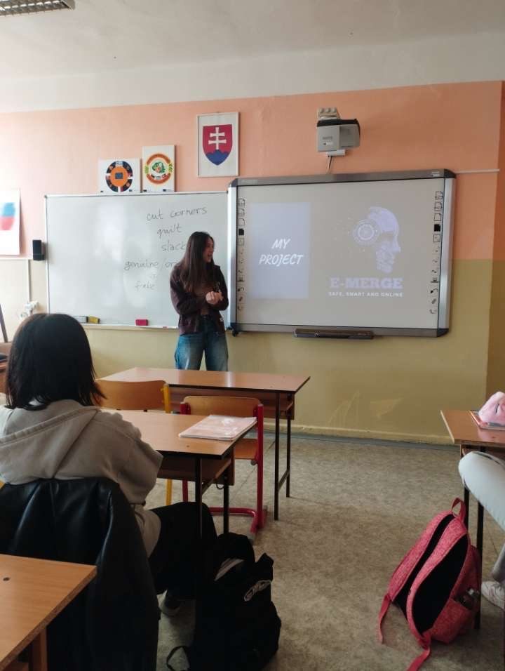 EM SK Gymnazium Cyrila Daxnera