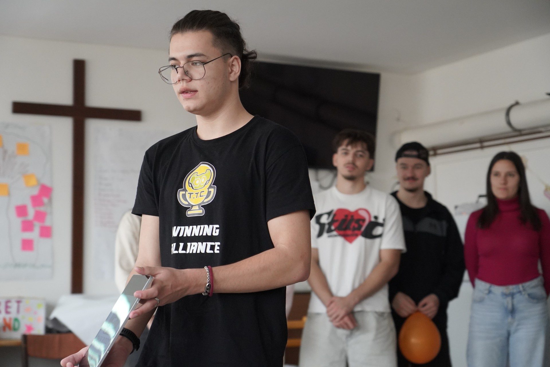 Blooming Connections ACC2362