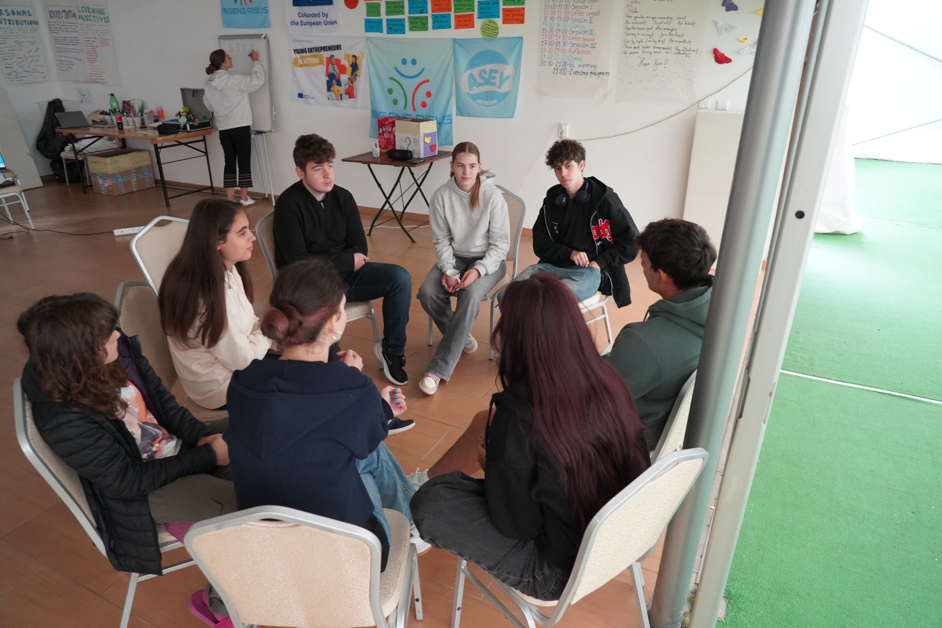 25EX IR A3 Young Entrepreneursin Action
