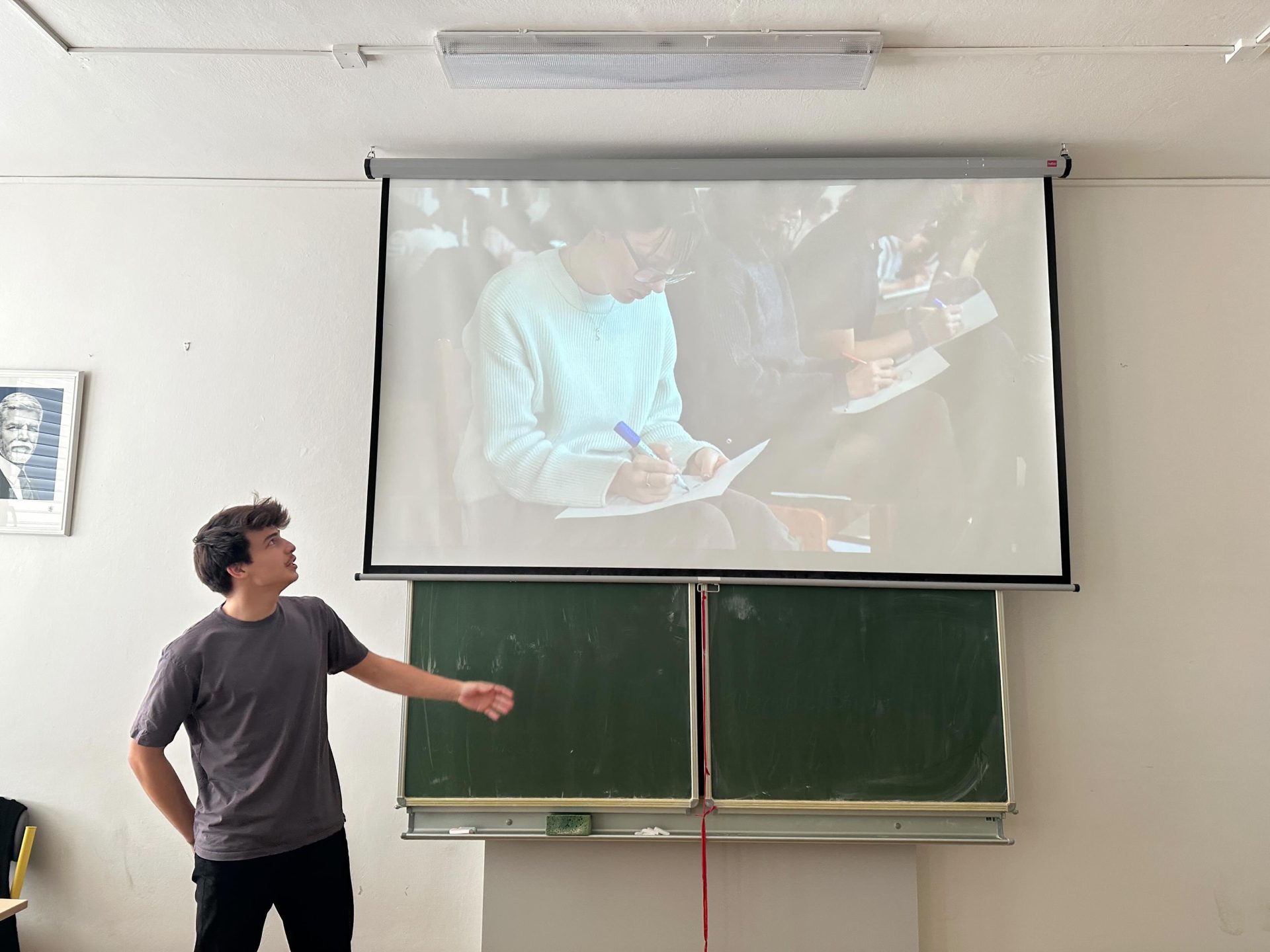 CZ Gymnazium Pardubice Mozartova449 Lukas Grobben1