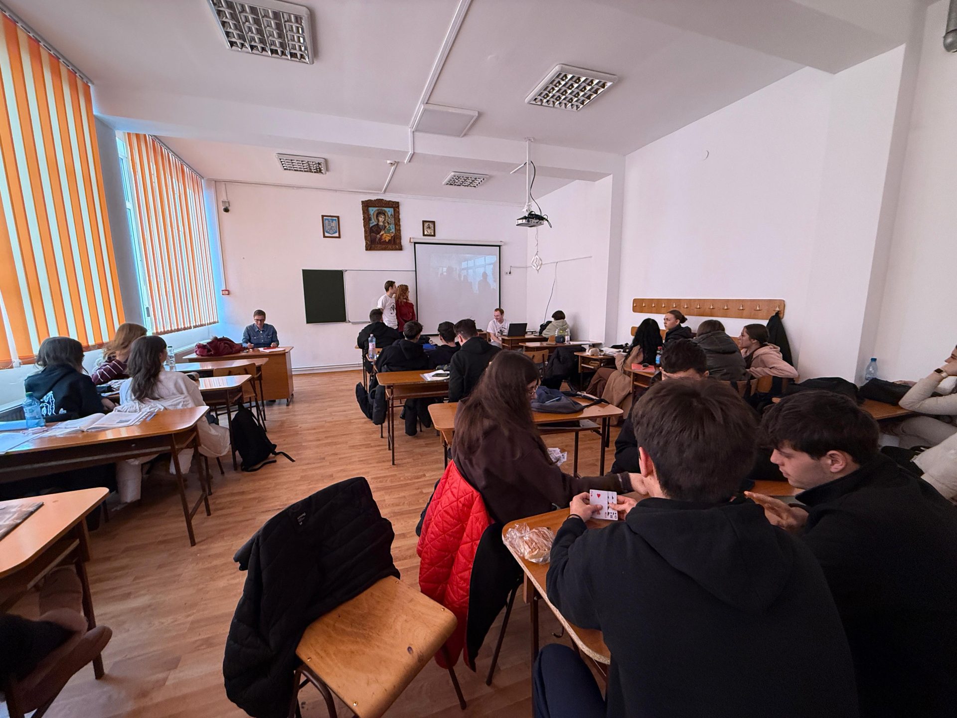RO Liceul Teoretic Octavian Codru Taslauanu Roxana Pascan2