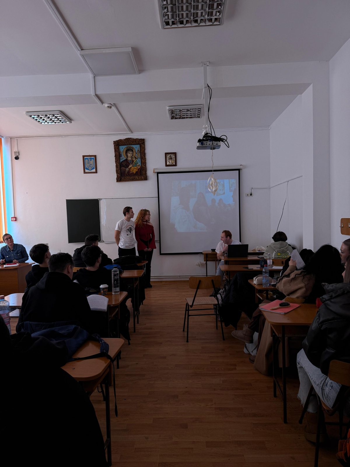 RO Liceul Teoretic Octavian Codru Taslauanu Roxana Pascan3
