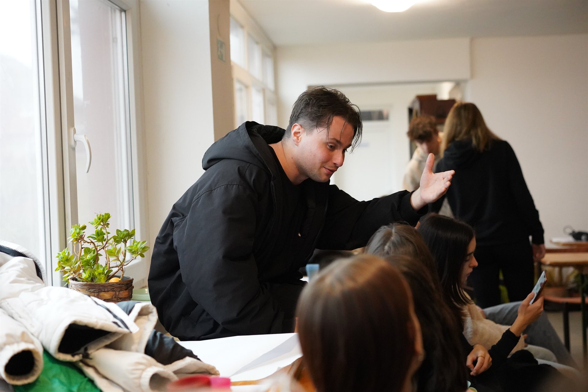 A warm exchange between participants