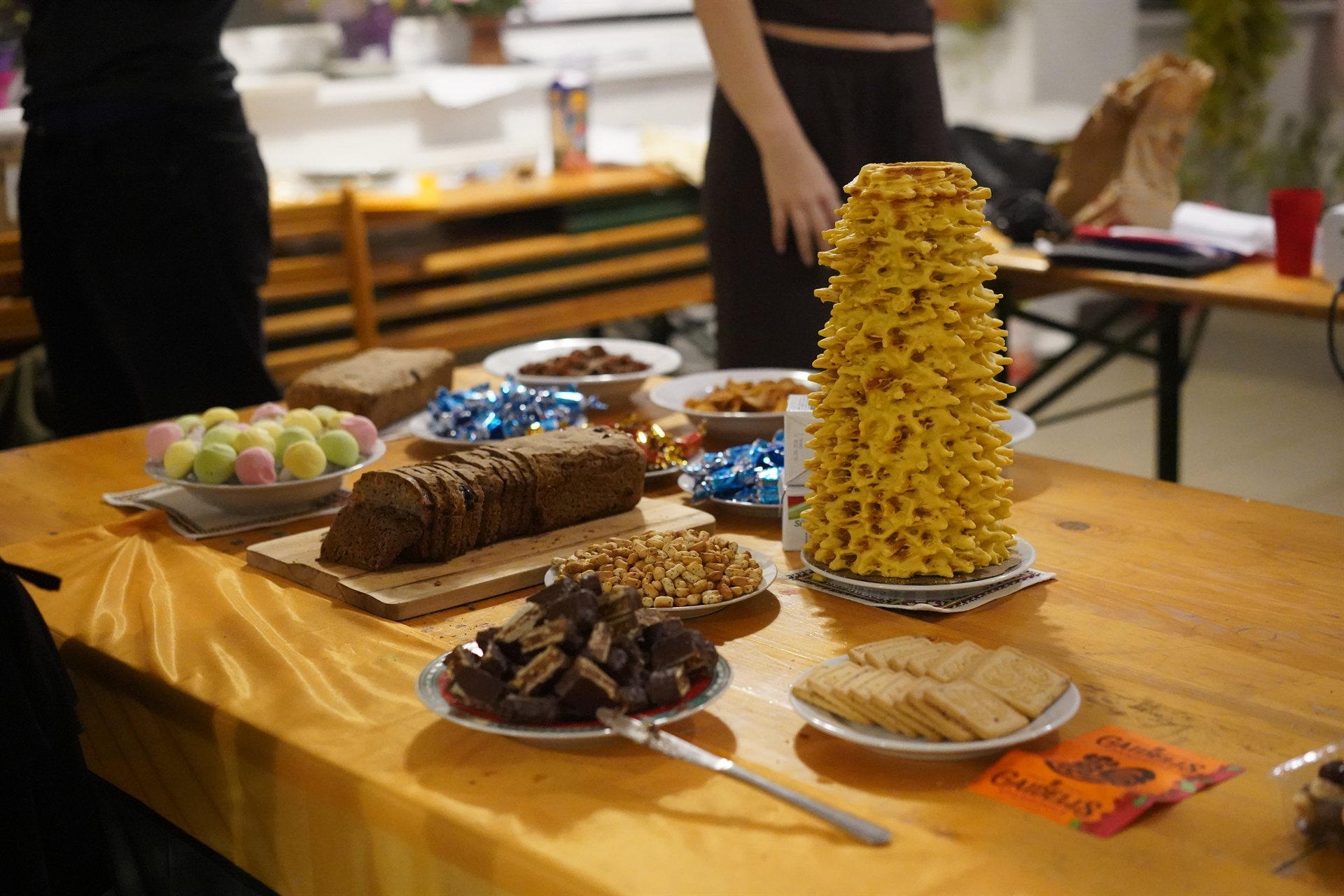 The Lithuanian table, with a tower of šakotis