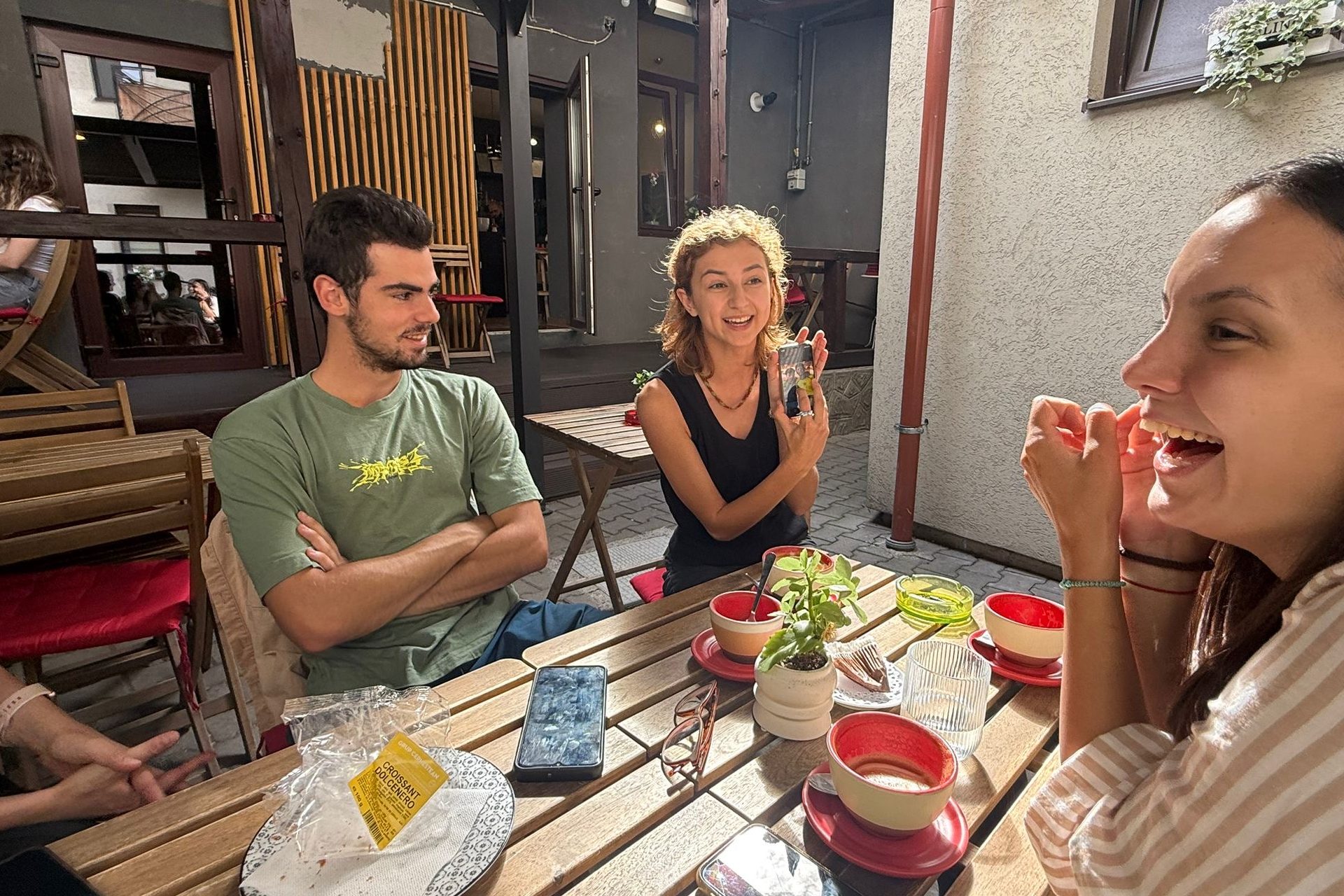 Together We Click RO Dobro House Cafe