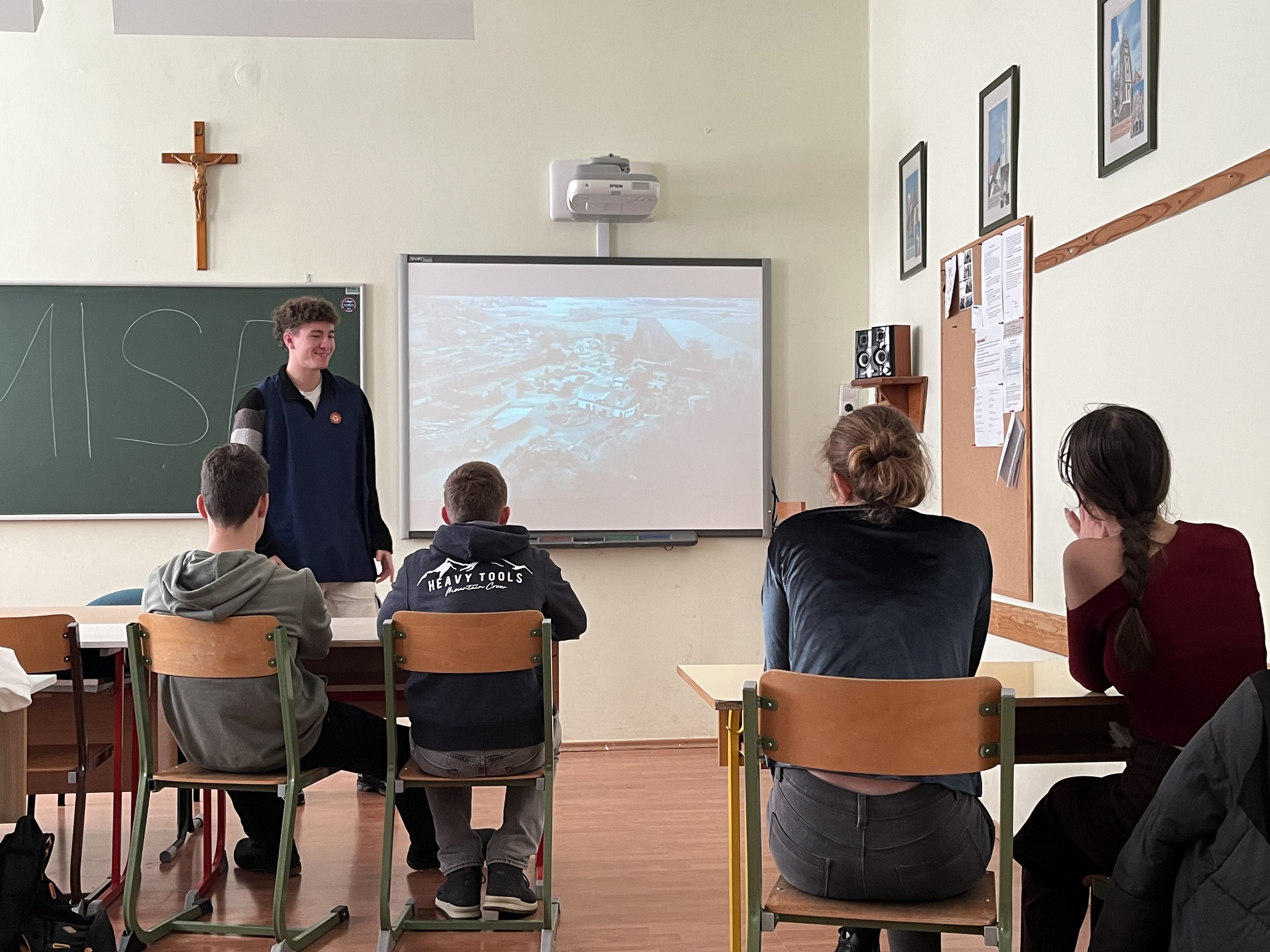 Plugged In dissemination, Esztergom
