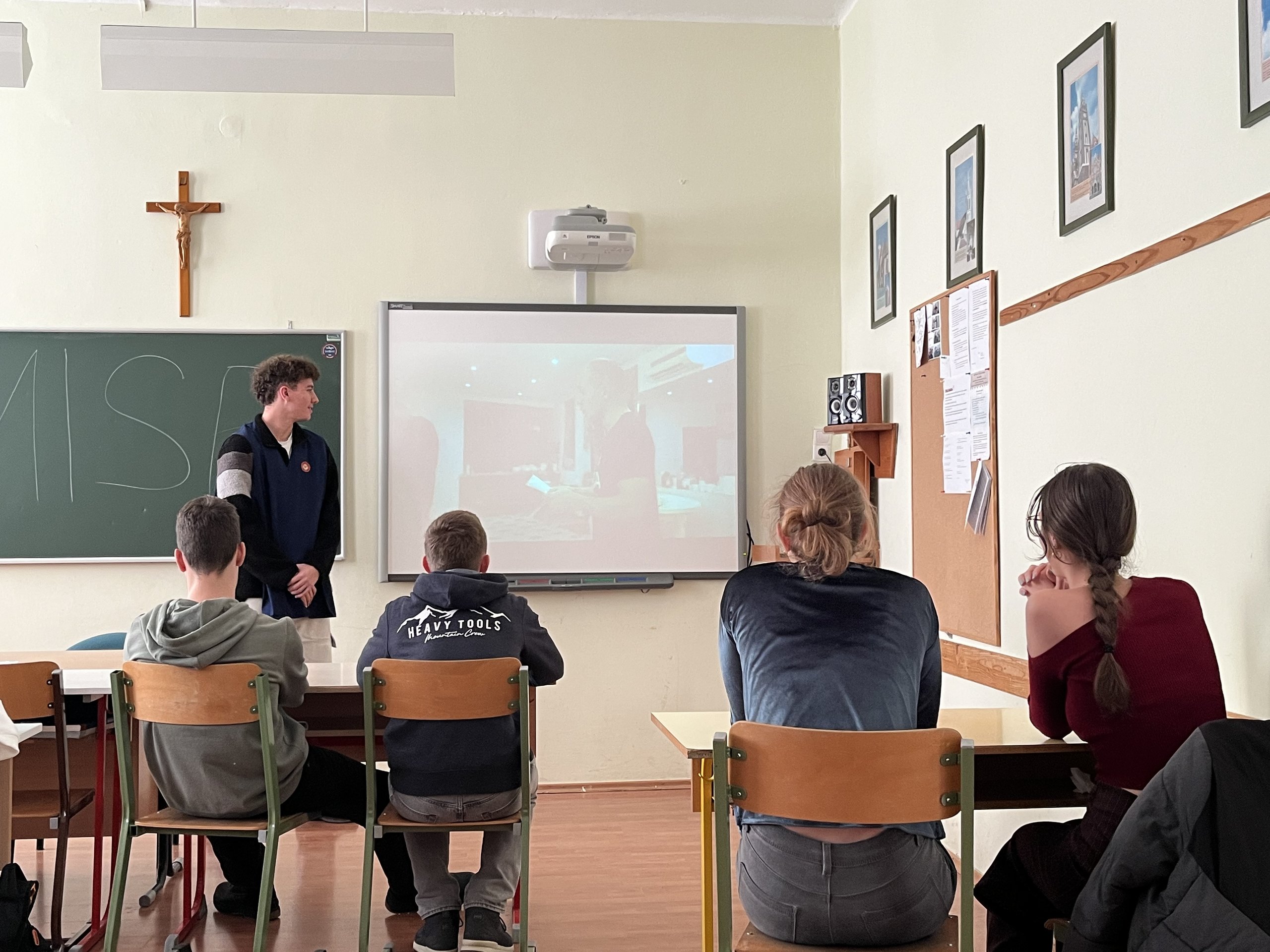 Plugged In dissemination, Esztergom