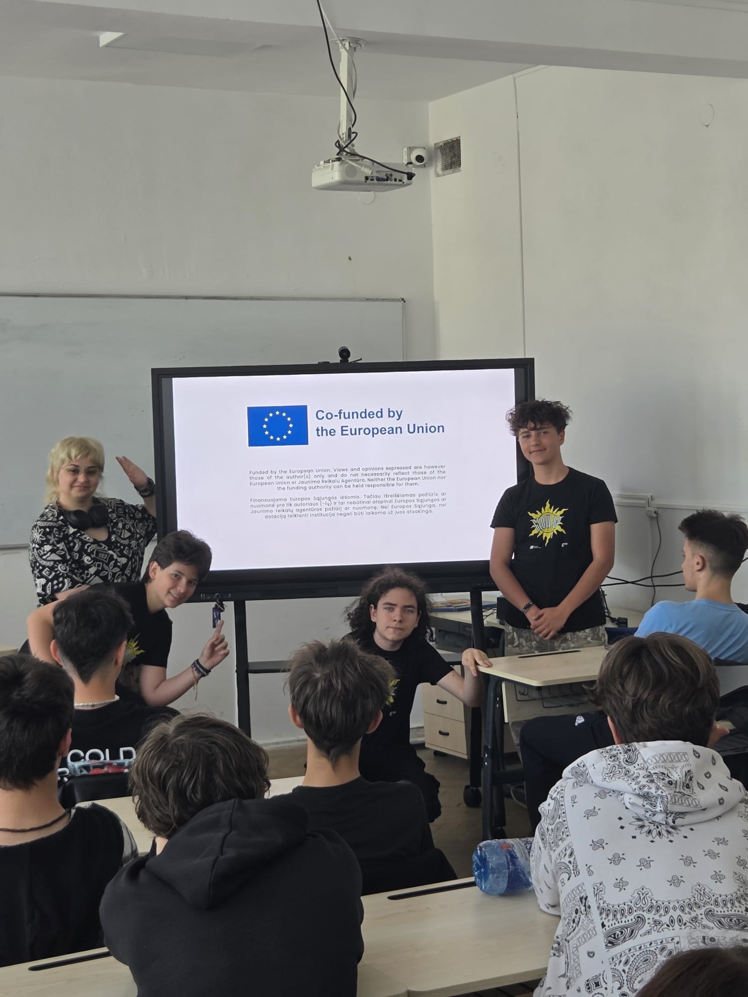 Glow Up - Alexandru Odobescu National College - DEOR