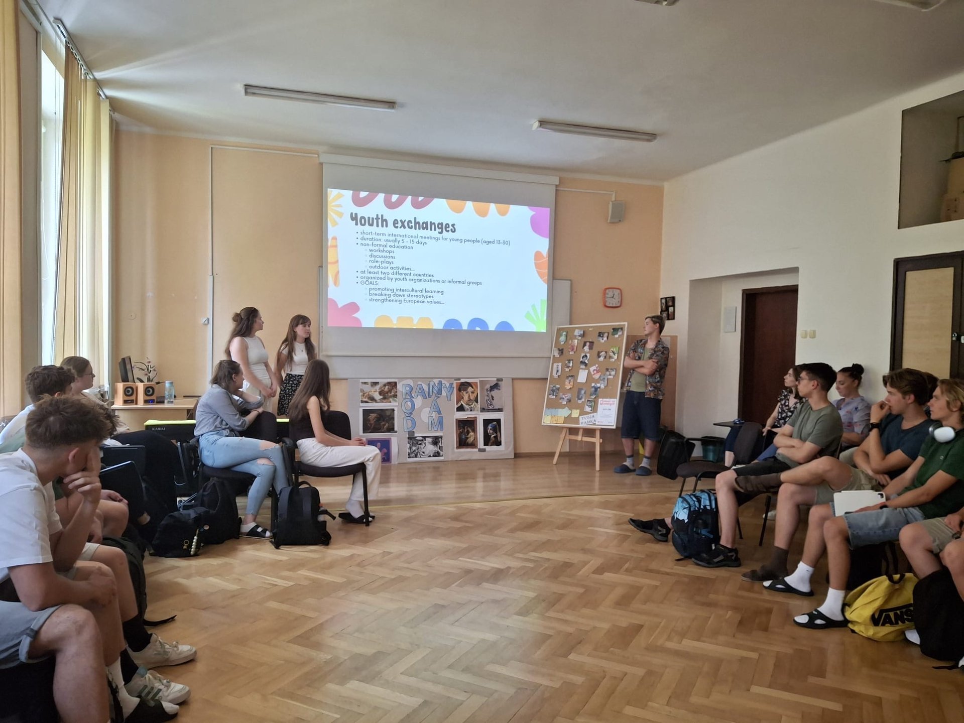 Glow Up - Gymnázium Jana Adama Raymana - DEOR